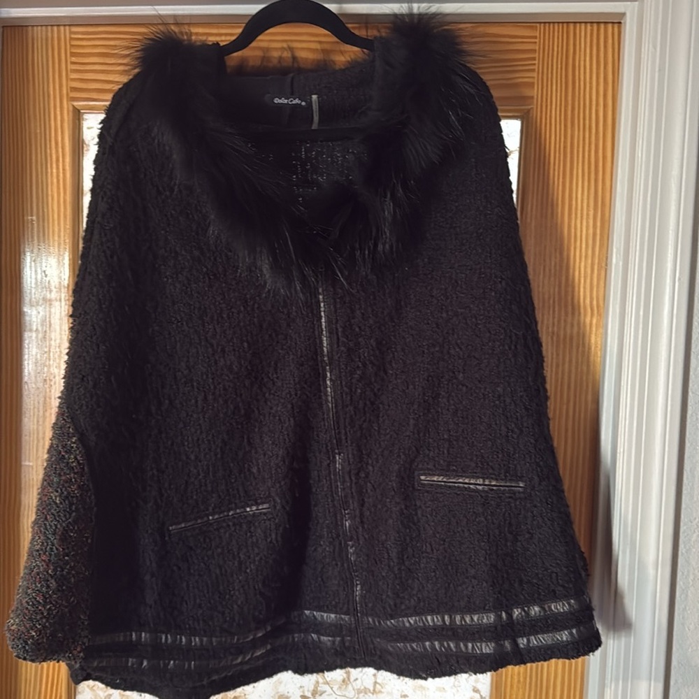 Dolce Cabo sweater poncho jacket size large